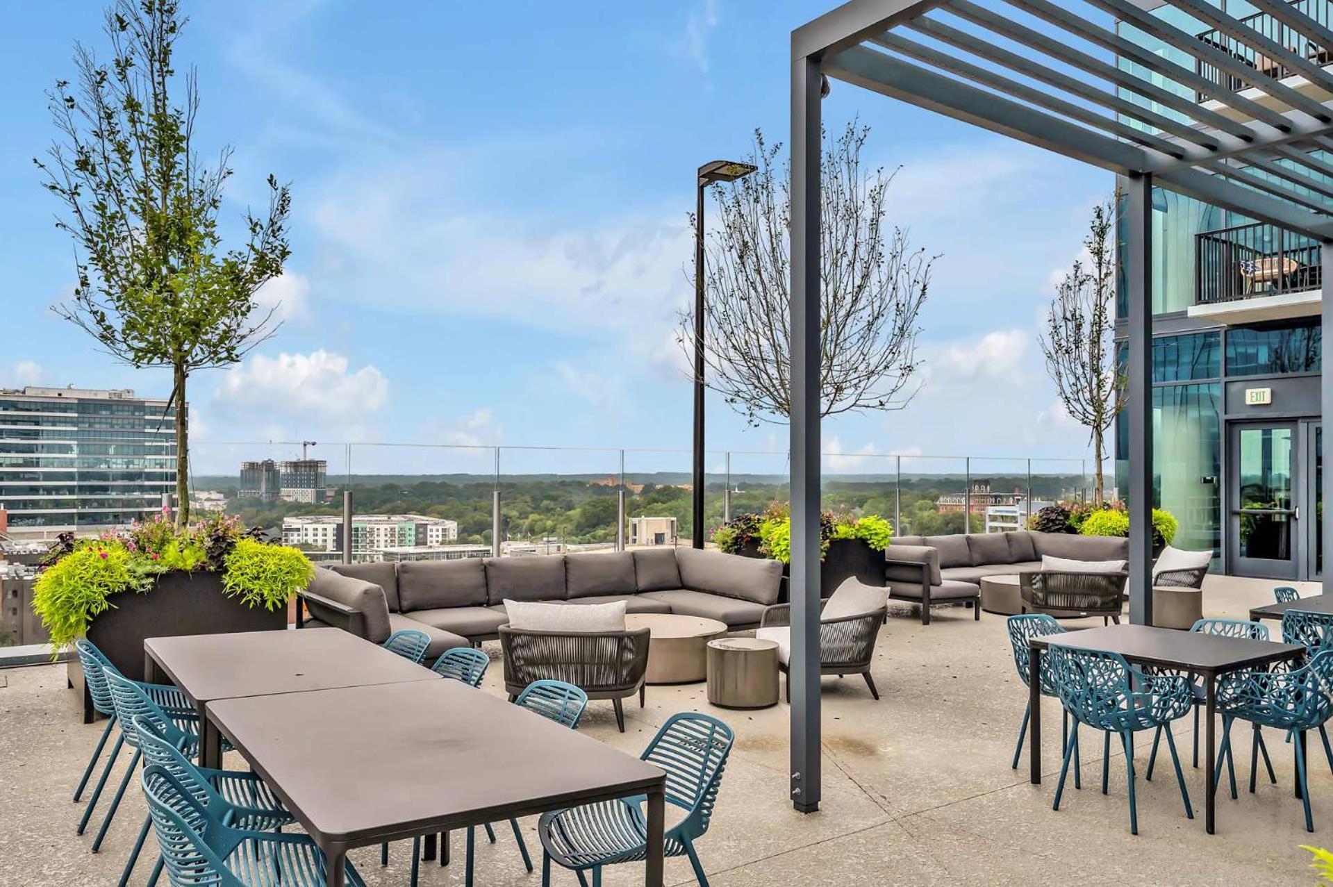 High-Rise Apt Raleigh Free Parking & Sunset View 1 エクステリア 写真