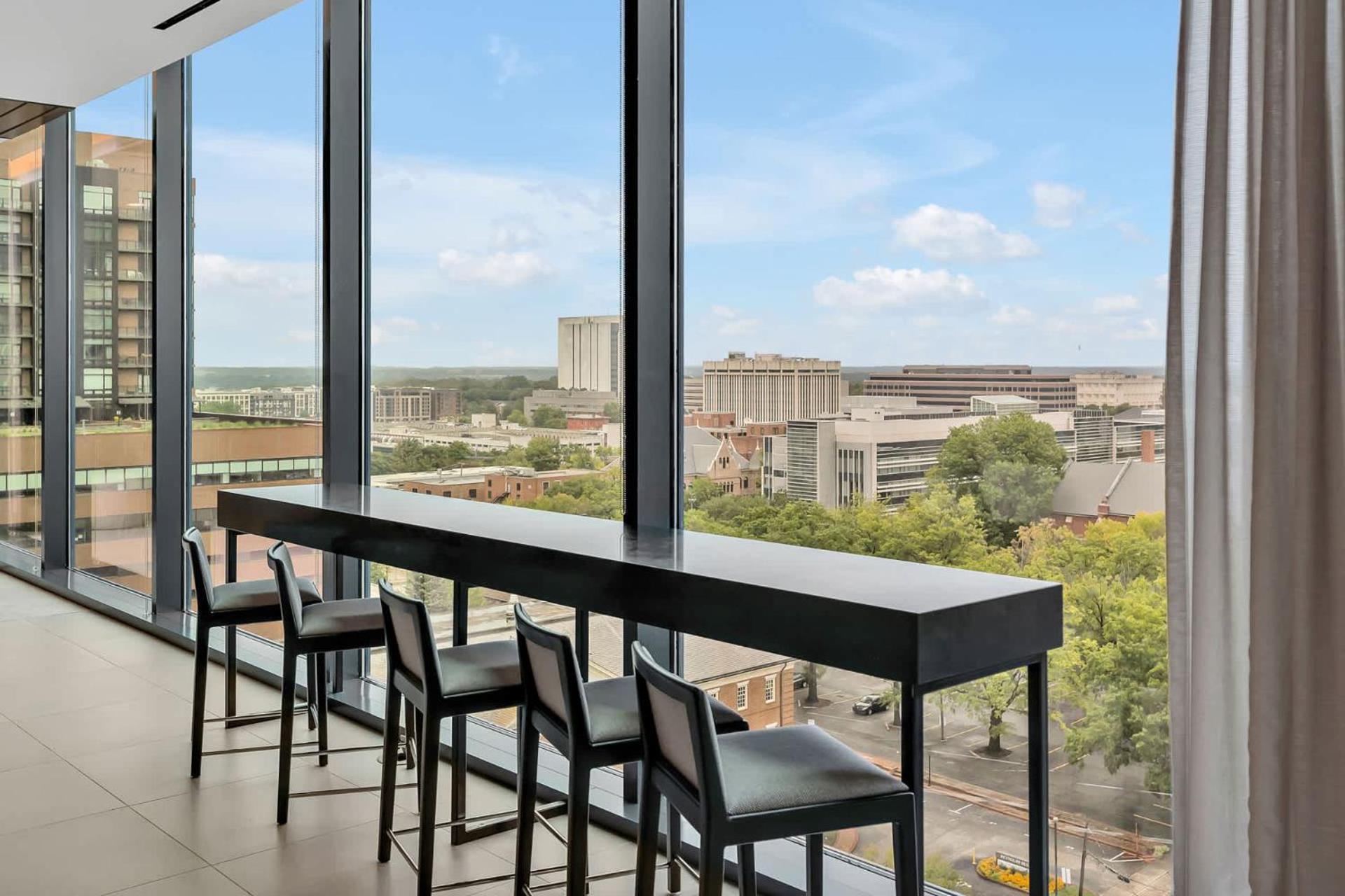 High-Rise Apt Raleigh Free Parking & Sunset View 1 エクステリア 写真