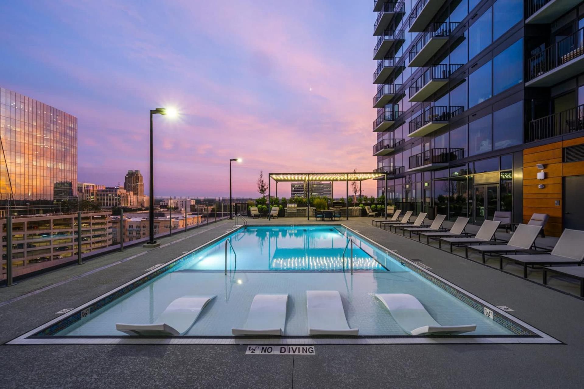 High-Rise Apt Raleigh Free Parking & Sunset View 1 エクステリア 写真